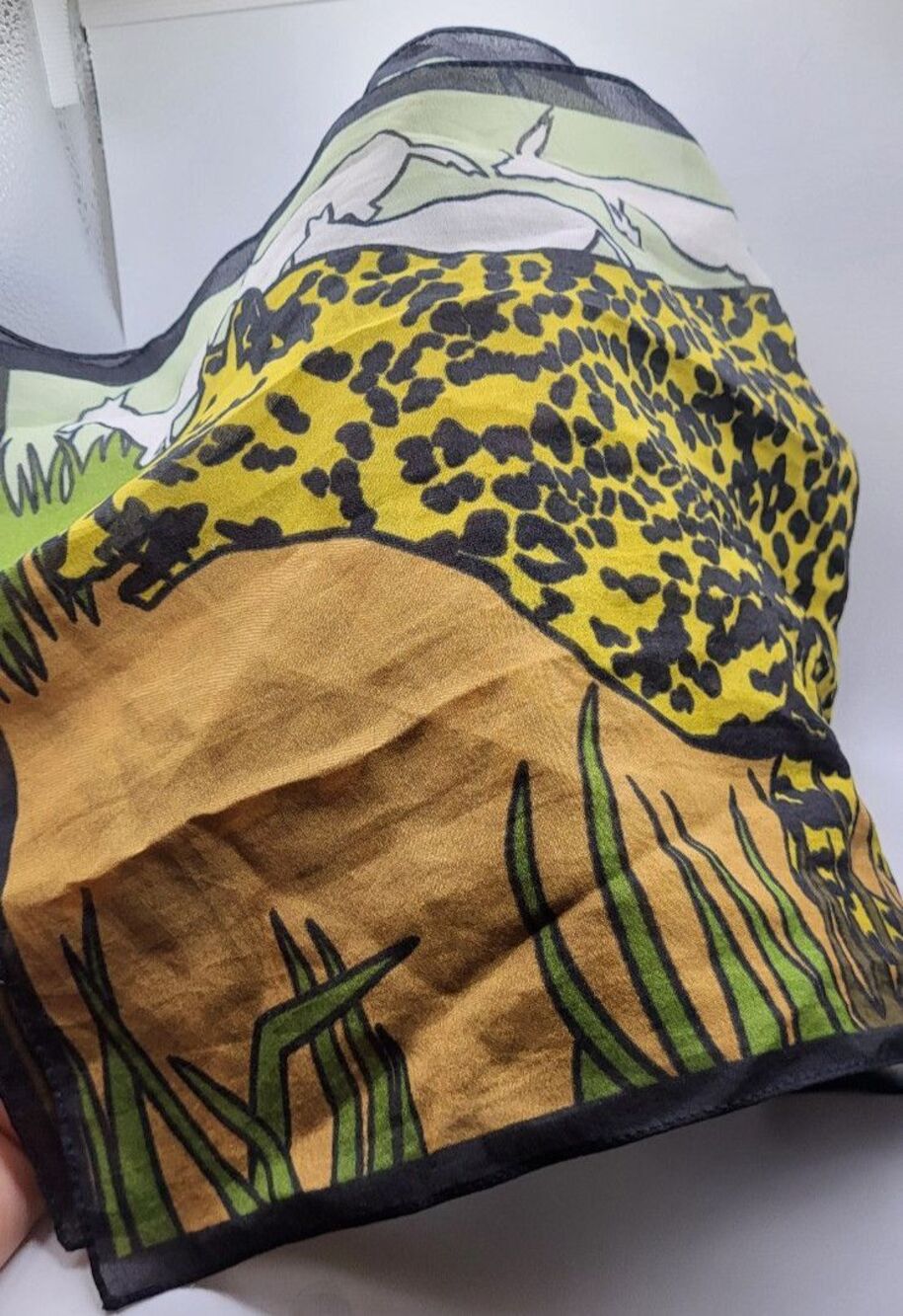 Vintage Cotton Scarf Cheetah Leopard Print Jungle Safari Motif Green Gold 52in - Picture 5 of 5